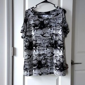 Liz Claiborne open shoulder short sleeve top black white print xl
